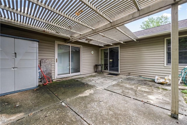 view of patio featuring a pergola