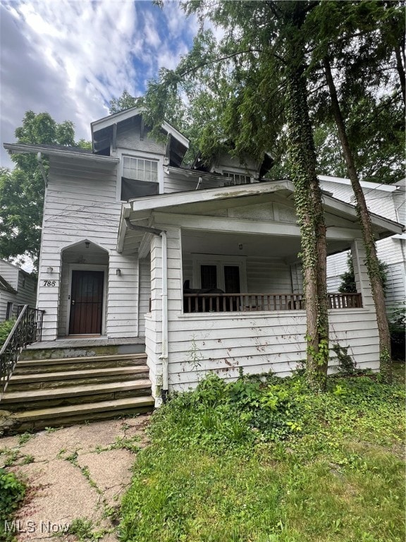 view of front facade with a porch