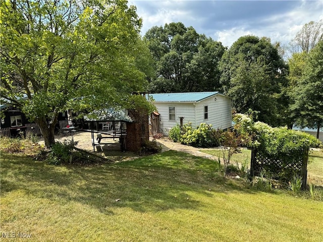 70571 Pine Hollow Rd, Bridgeport, OH 43912 - view of green lawn