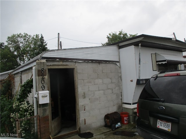 view of home's exterior