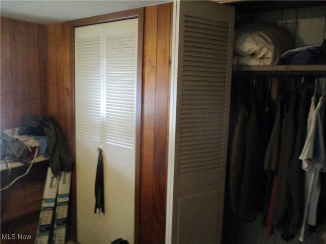 8209 Russell Ln, Cleveland, OH 44144 - photo 12