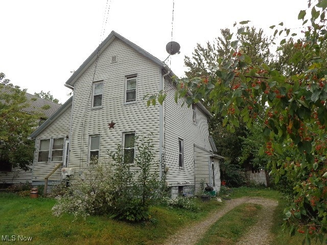 view of home's exterior