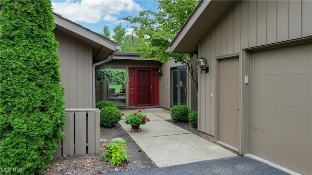 view of property entrance