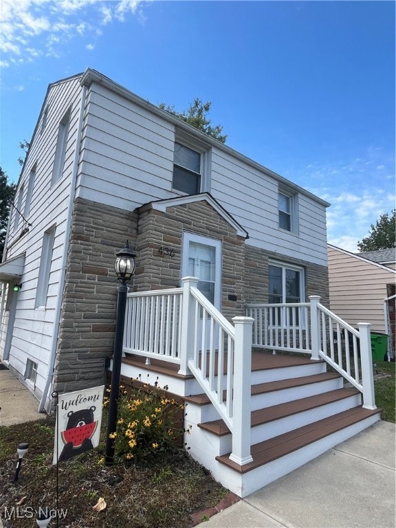 view of front of property