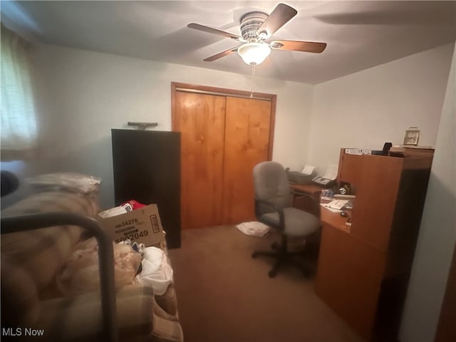 office area featuring ceiling fan