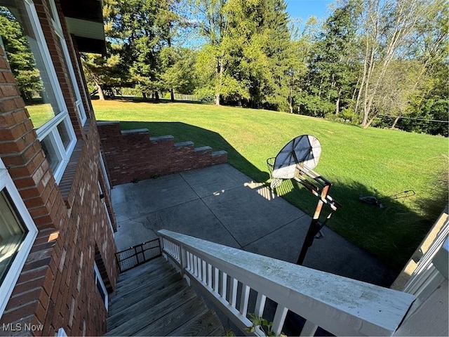 view of yard with a patio