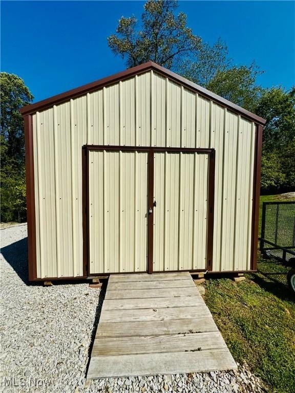 view of outbuilding