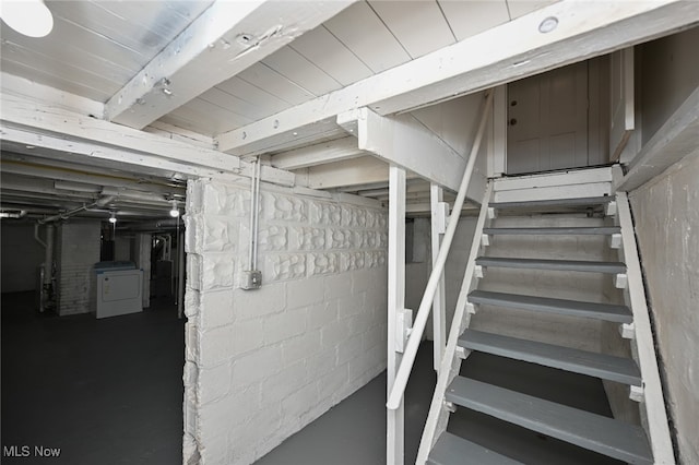 basement featuring washer / clothes dryer