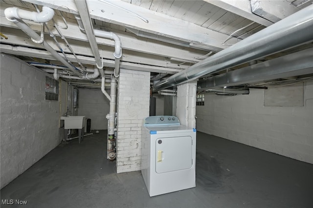 basement featuring washer / clothes dryer