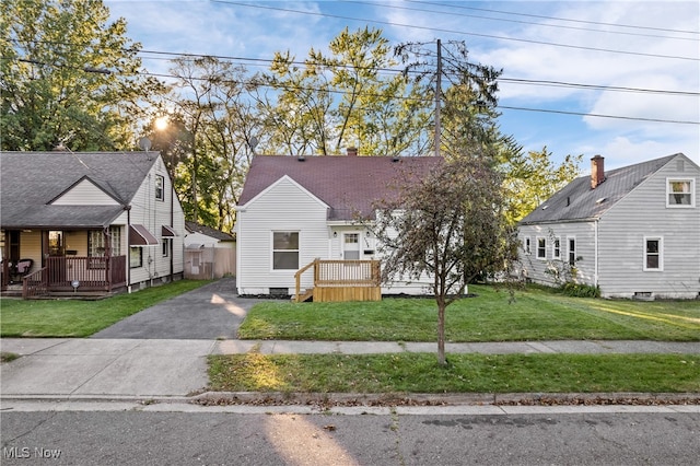 view of front of home with a front yard