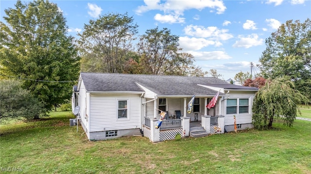 view of front of home with a front lawn