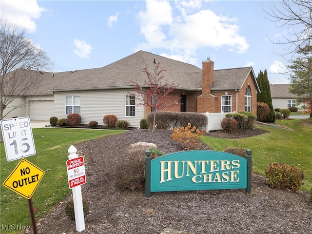 view of front of property with a front yard