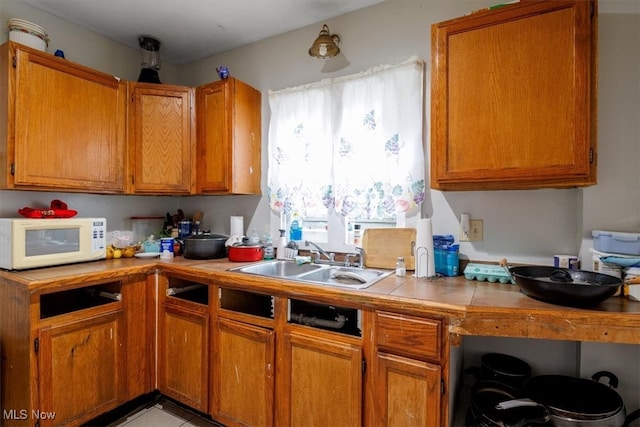 kitchen featuring sink