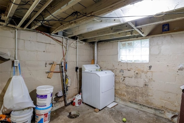 basement with washer / dryer