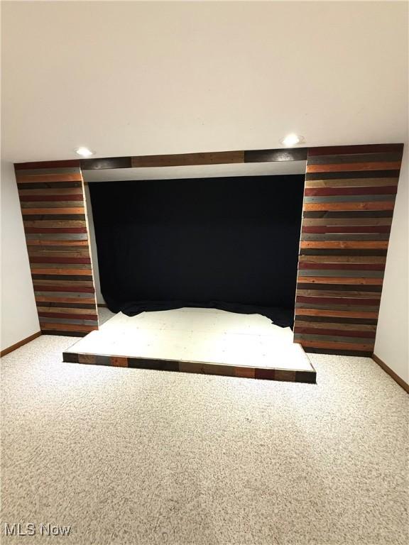 120 Woodcrest Dr, Marietta, OH 45750 - detailed view of baseboards and carpet