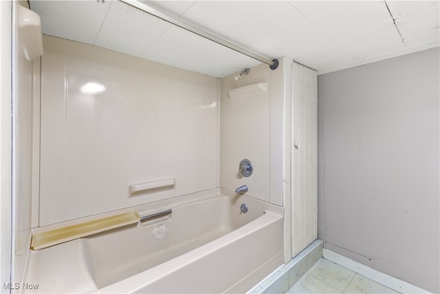 bathroom featuring shower / bathtub combination