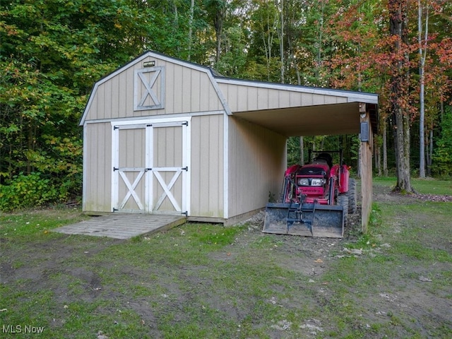 view of outdoor structure