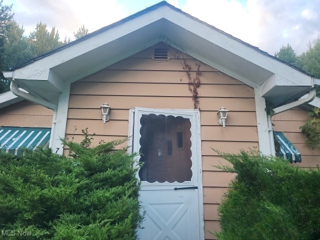 view of outbuilding