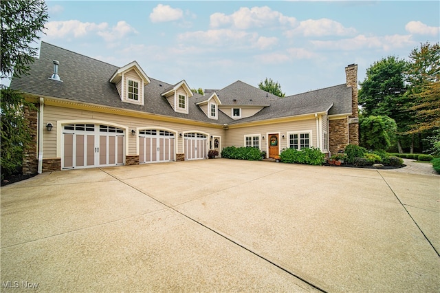 view of front facade with a garage