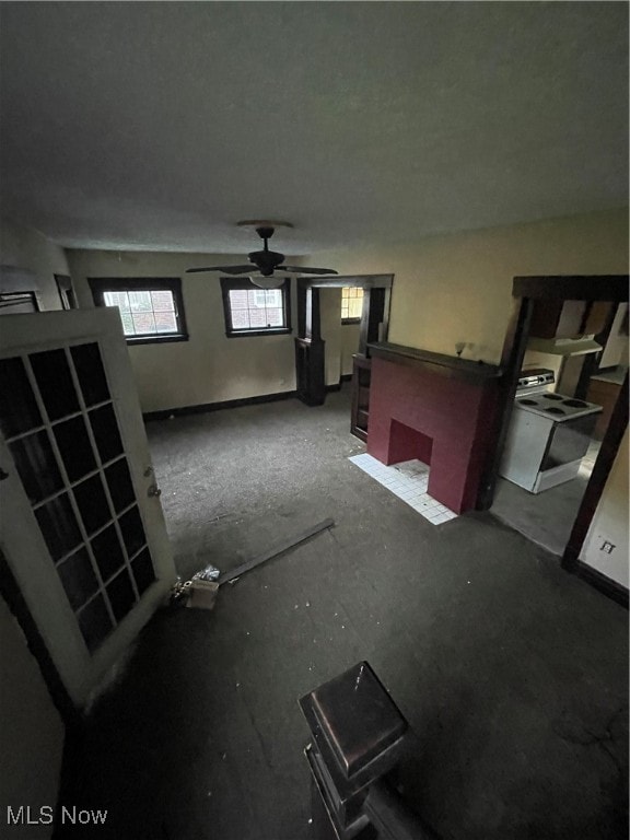 living room featuring ceiling fan