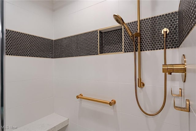 27500 Cedar Rd Unit T-8, Beachwood, OH 44122 - full bathroom with tiled shower