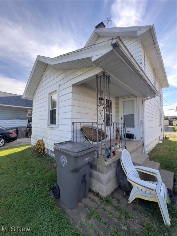 exterior space with a yard