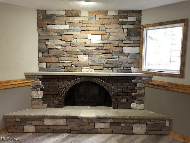 interior details with hardwood / wood-style floors