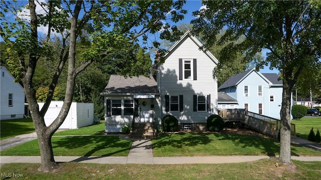 view of front of house with a front yard