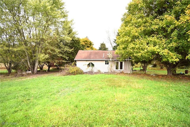 6825 Barr Rd, Norwich, OH 43767 - view of grassy yard