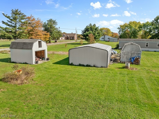 view of yard with a storage shed