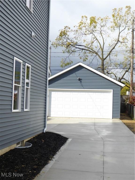4424 W 53rd St, Cleveland, OH 44109 - view of detached garage