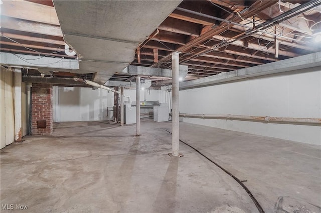basement with washer / dryer