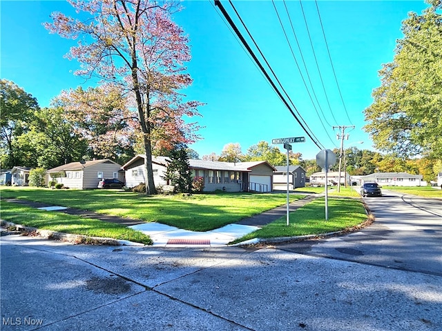 view of front of house featuring a front yard