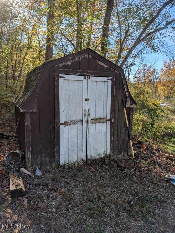 view of outbuilding