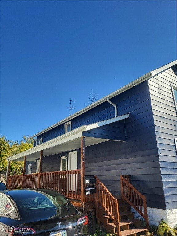 view of front facade with a porch