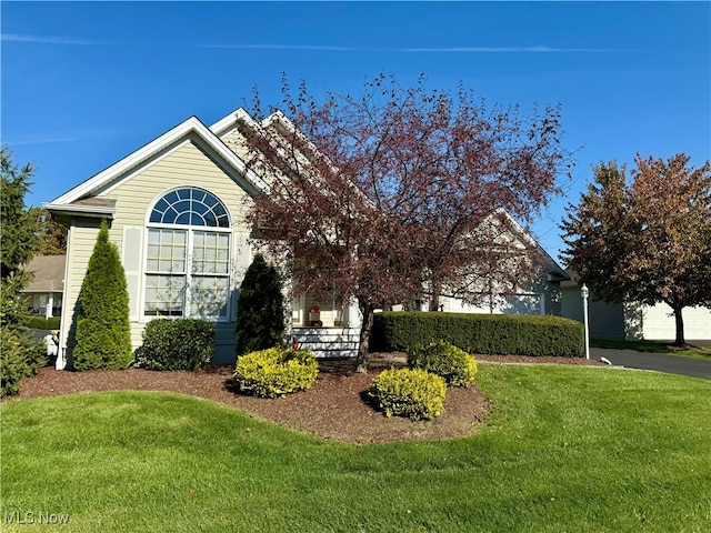 view of front of property with a front yard