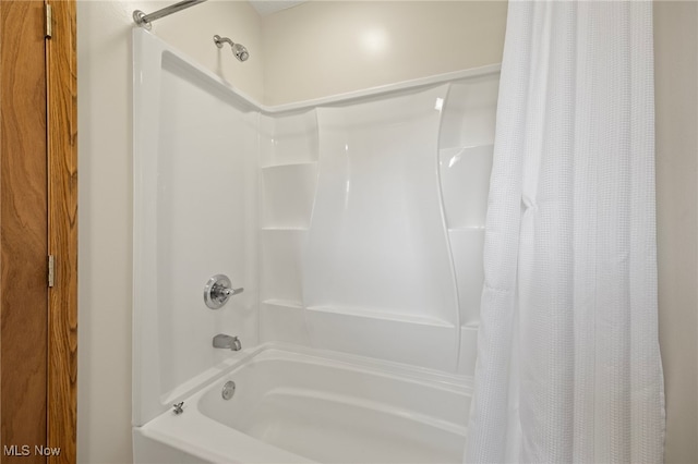 bathroom featuring shower / tub combo