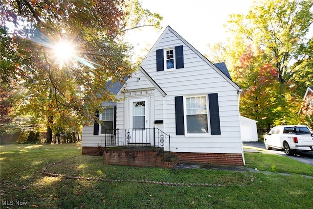 view of front of house with a front yard