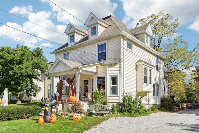 view of front of home featuring covered porch