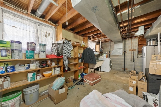 basement featuring washer / dryer