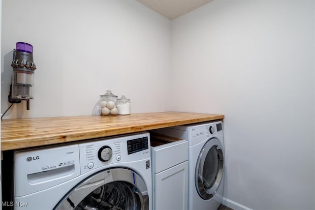 laundry room featuring washer and dryer