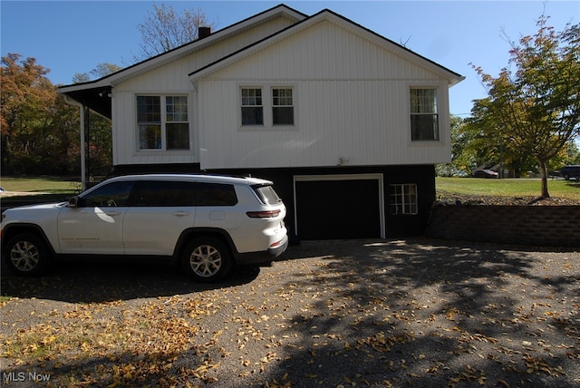 view of front of house with a garage