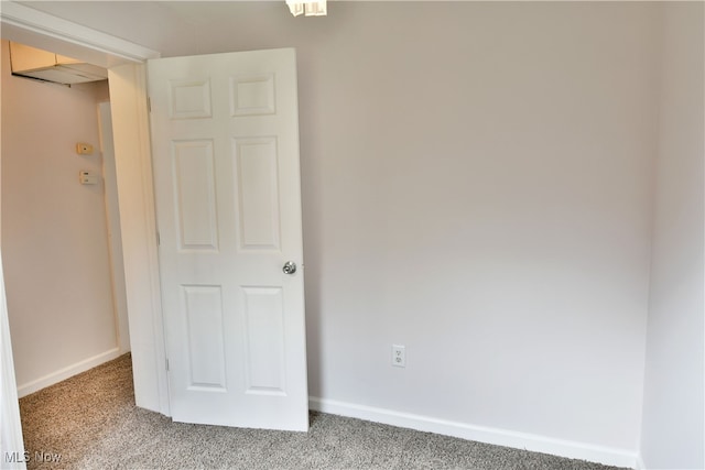 empty room with carpet