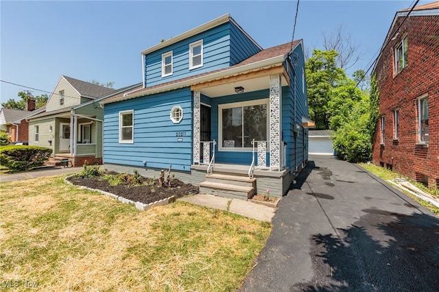 view of front of home with a front yard