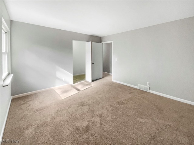 view of carpeted spare room