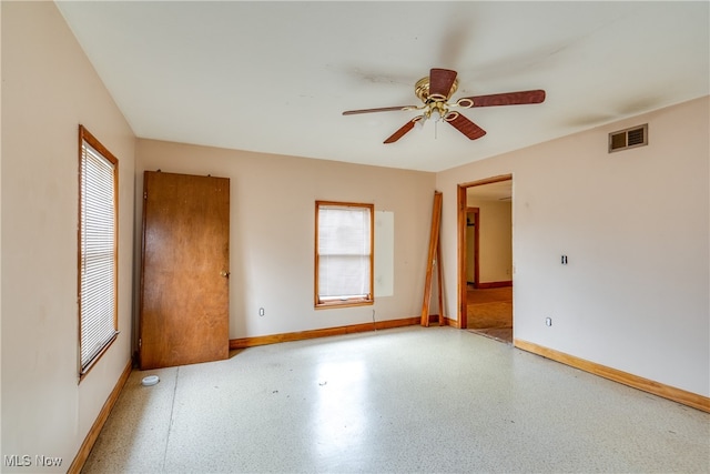 empty room with ceiling fan