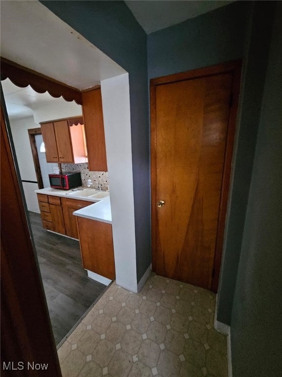 kitchen featuring decorative backsplash