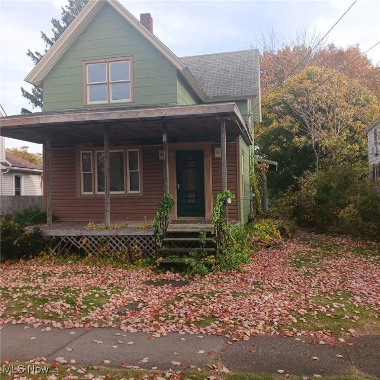 view of front facade featuring a porch