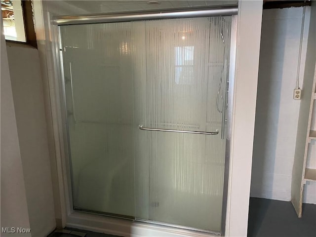 421 W Omar St, Struthers, OH 44471 - full bathroom featuring a shower stall