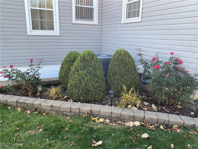 421 W Omar St, Struthers, OH 44471 - view of side of home